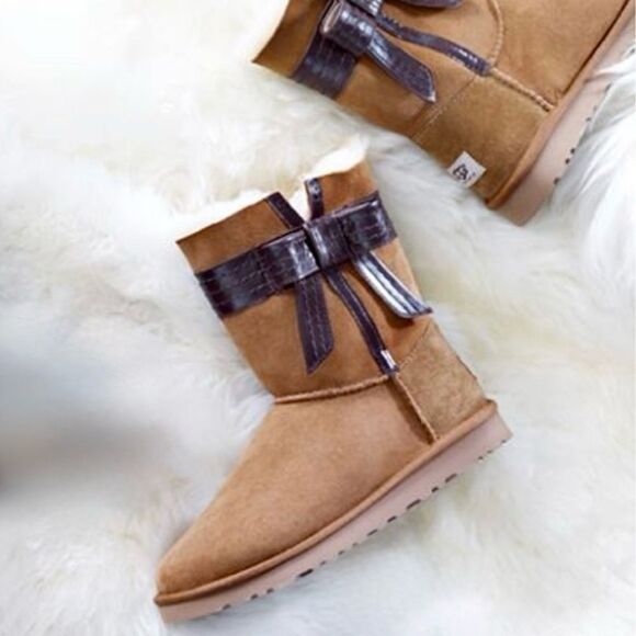 UGG Australia Josette Chestnut Sheepskin Winter Boots Leather Bows Womens Size 9 - Picture 13 of 13